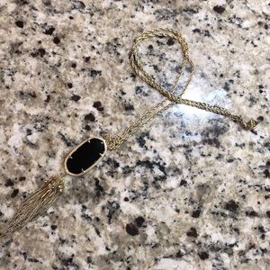 Kendra Scott necklace